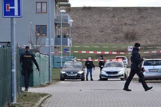 Útočník napadl v Praze na ulici ženu sekerou - Novinky